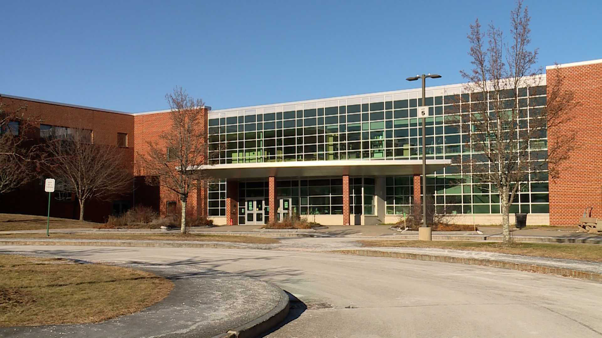 Image for Florida school locked down after AI misidentified clarinet as gun