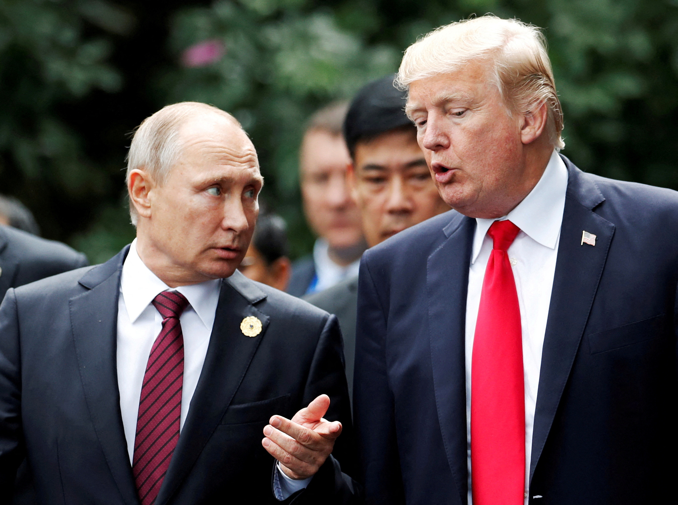 Image for Trump Plans High-Stakes Meeting with Putin in Alaska Amid Global Tensions