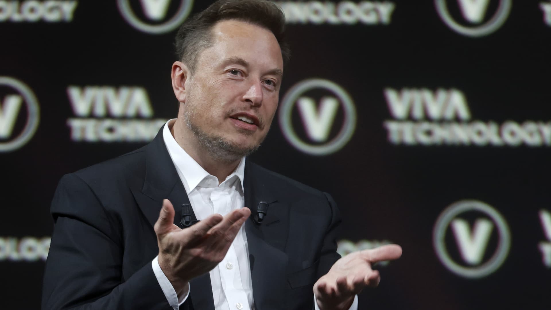 Musk Secures $16.5 Billion Deal with Samsung for Texas-Made Tesla AI Chips
