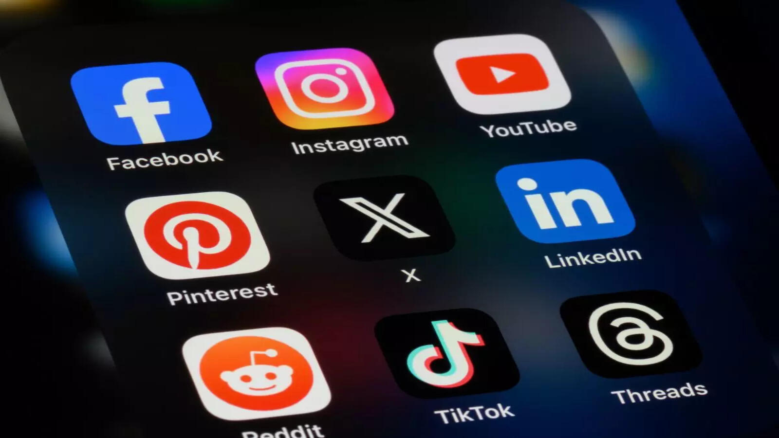 Image for Australia Bans Social Media for Teens Under 16, Setting a Global Precedent