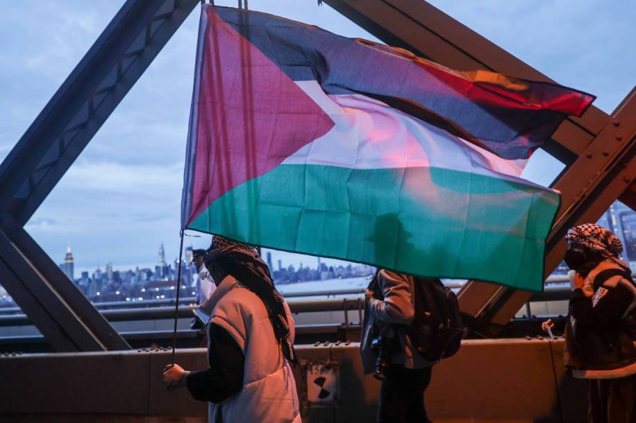 Image for Decline of Christian Zionism: Young Evangelicals Shift Toward Palestinian Support