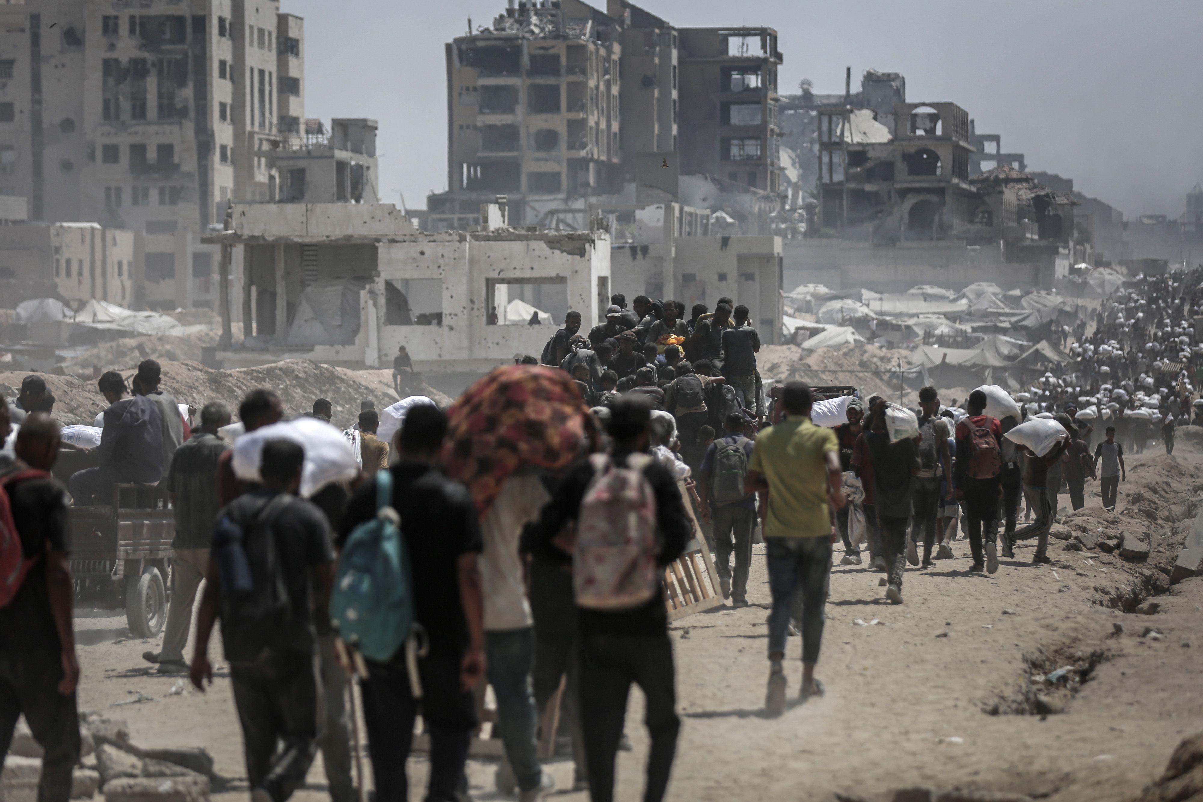 Image for Trump Supports Netanyahu's Controversial Plan for Full Gaza Occupation, Displacing 1M Civilians