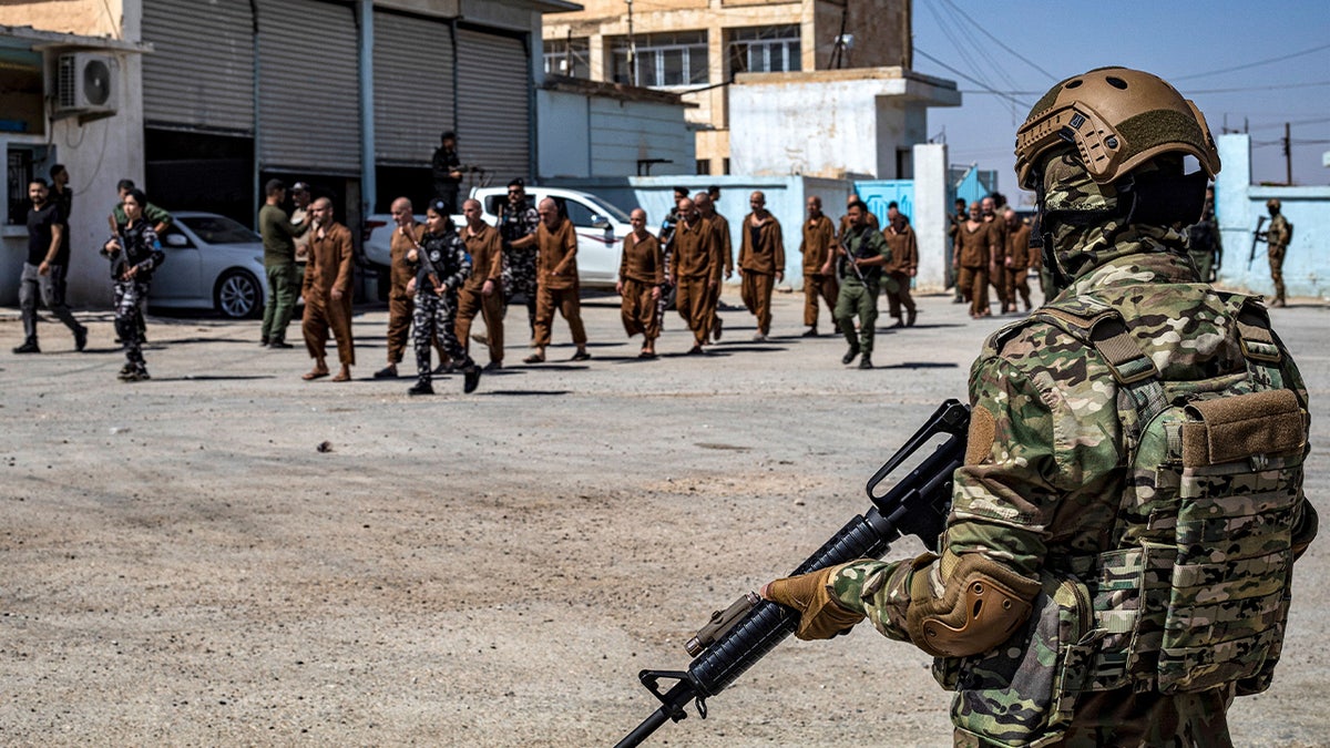 Image for Syrian Army Gears Up for October Offensive to Seize Raqqa and Deir Ezzor from Kurdish Forces