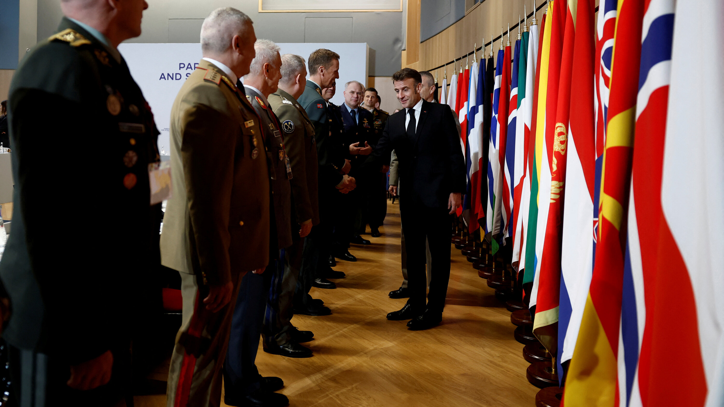 Image for Trump Signals Potential US Troop Deployment to Ukraine Amid Urgent Summit Talks