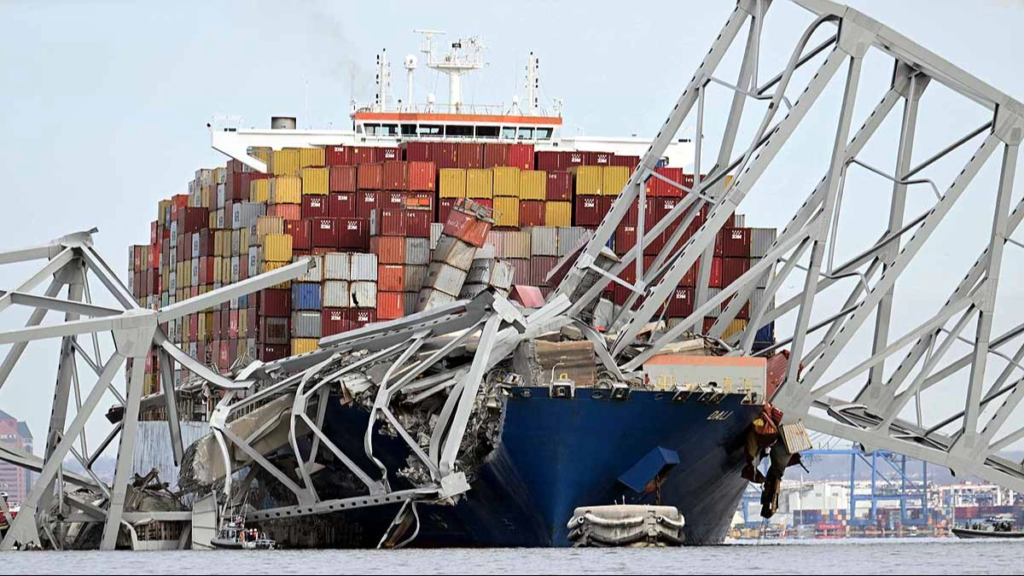 MV Mississippi Faces Major Container Collapse at Long Beach Port