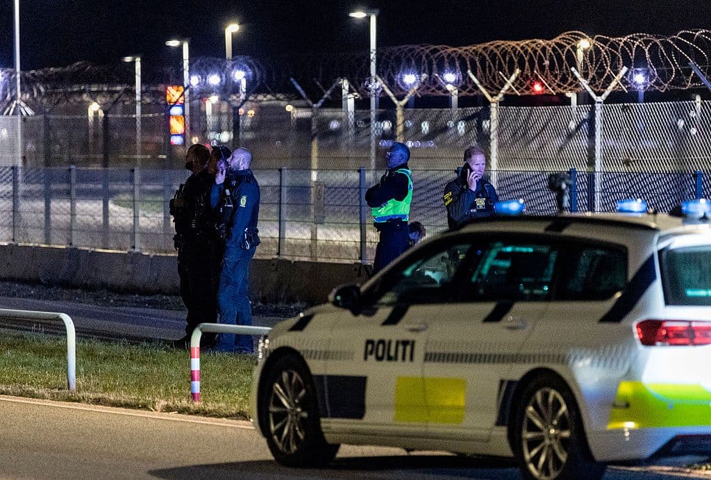 Image for All traffic at Copenhagen Airport closed after drone sightings