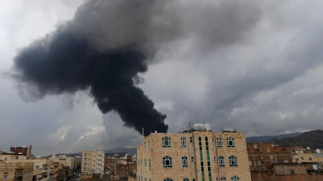 Image for Israeli Air Force strikes Houthi targets in Sana