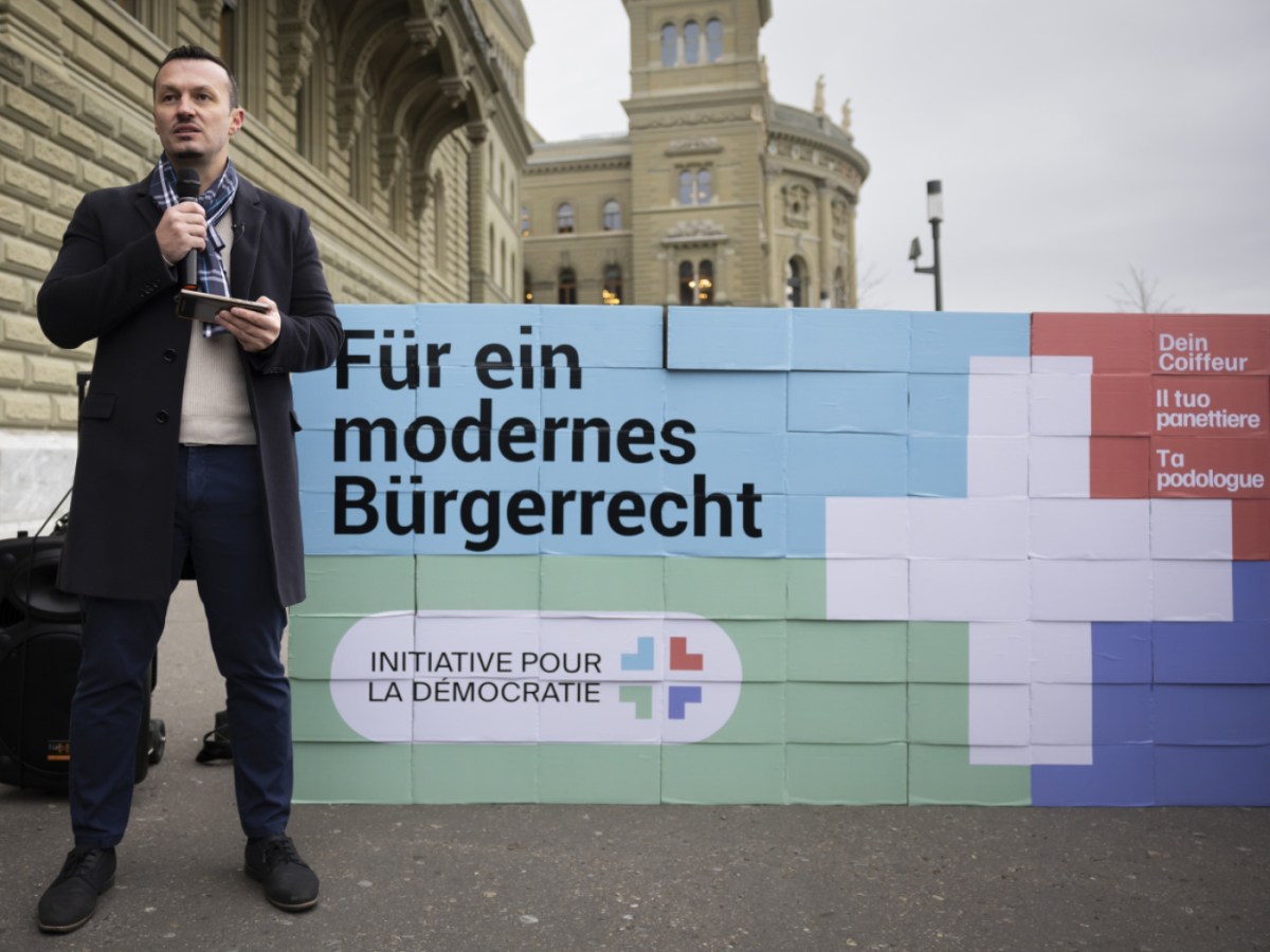 Image for Swiss government rejects naturalisation reform proposal, maintains current rules