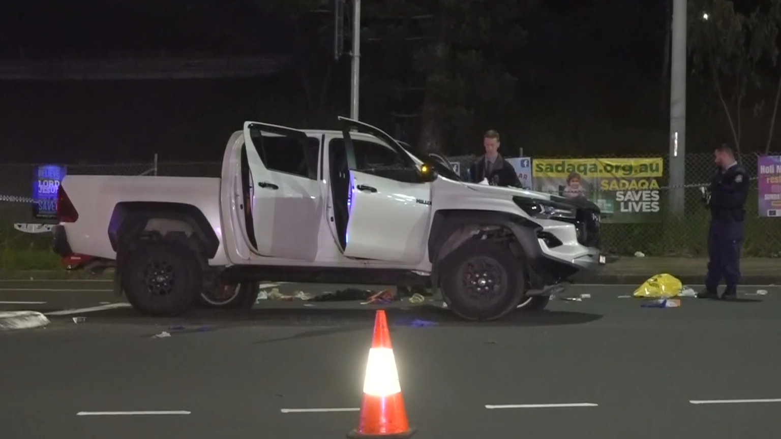 Image for 16 dead, 40 injured in Sydney shooting; two shooters identified