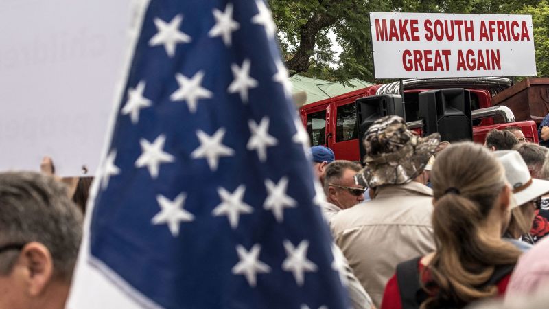 Image for South Africa briefly detains US government personnel on refugee assignment