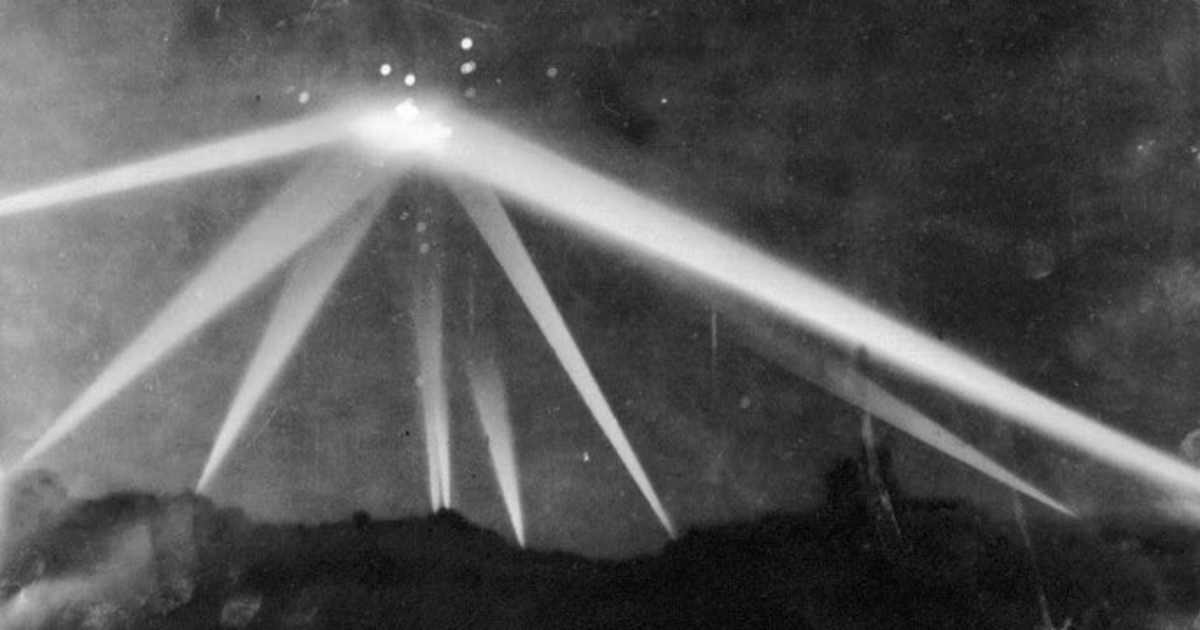 Image for 1942 Battle of Los Angeles saw military fire at civilian weather balloon