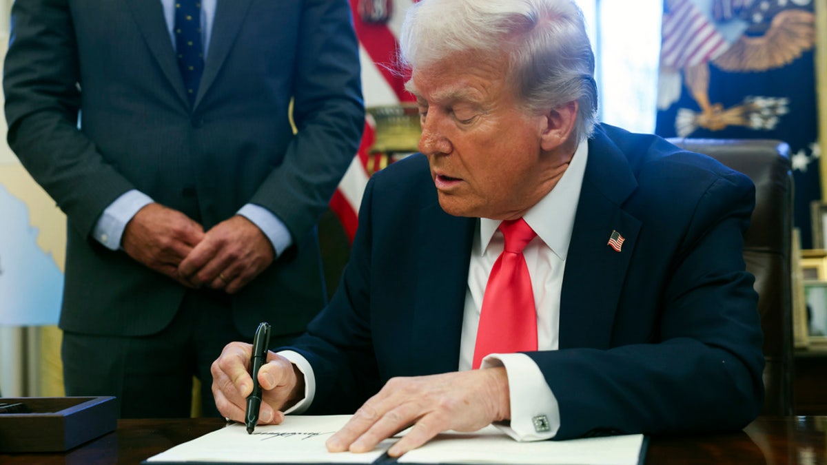 Trump orders Secretary of War to deploy troops to Portland, Oregon