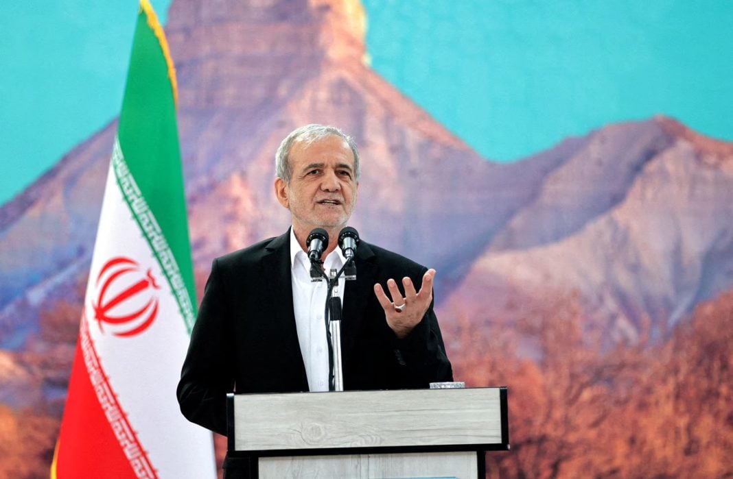 Image for Iran's Pezeshkian Visits Pakistan for Diplomatic Talks Post-Israel Conflict