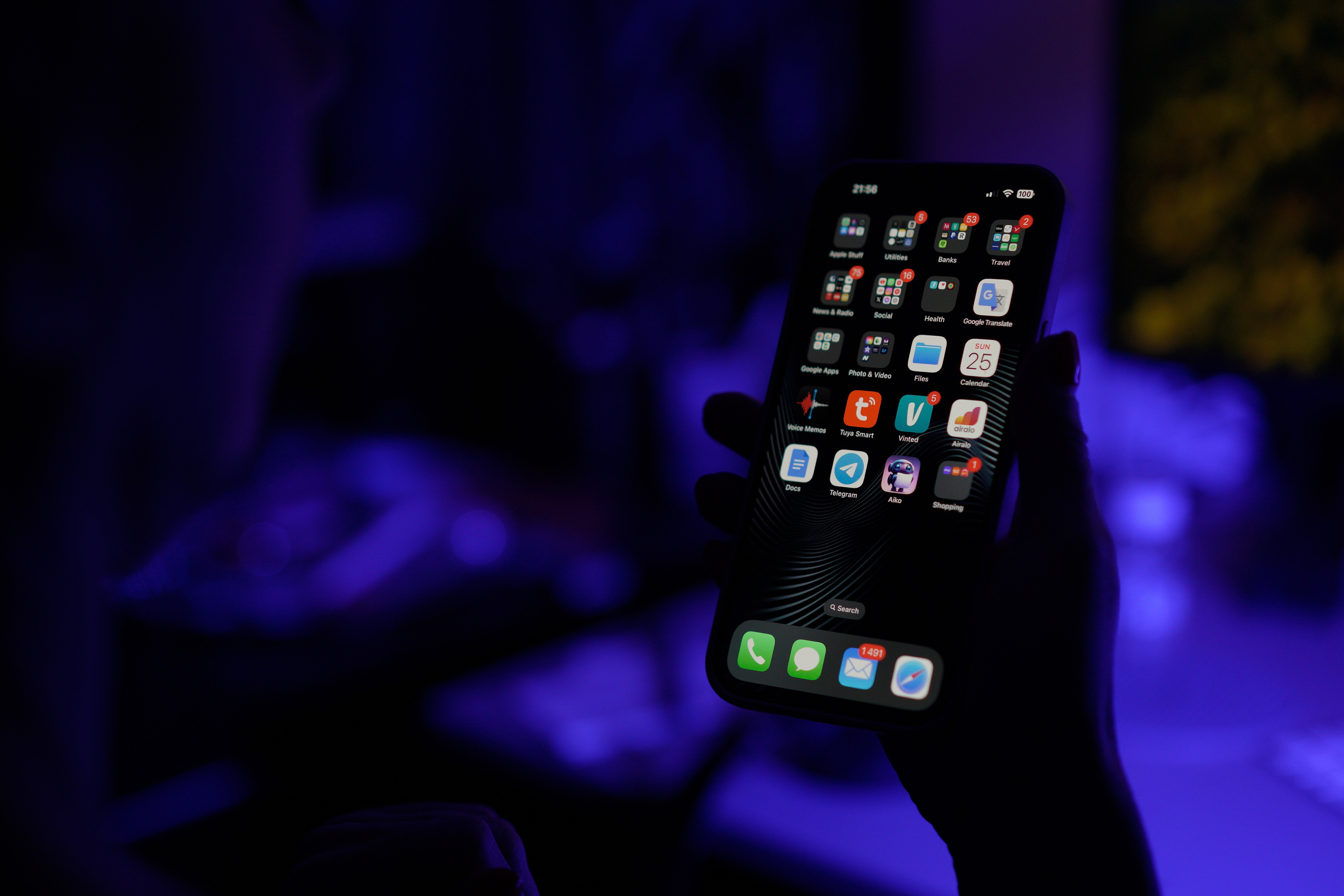 Image for Russia Unveils State-Approved Messaging App 'MAX' as WhatsApp, Telegram Face Blockade