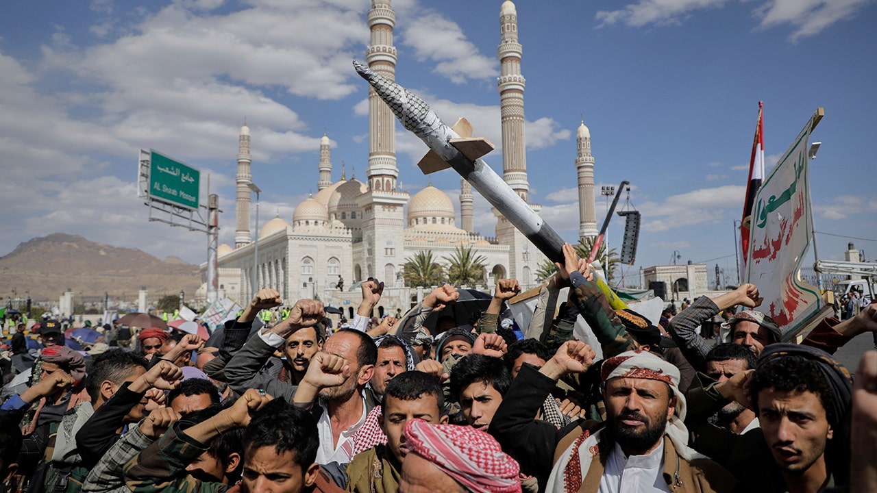 Houthi Militia Fires Ballistic Missile at Israel, Escalating Regional Tensions