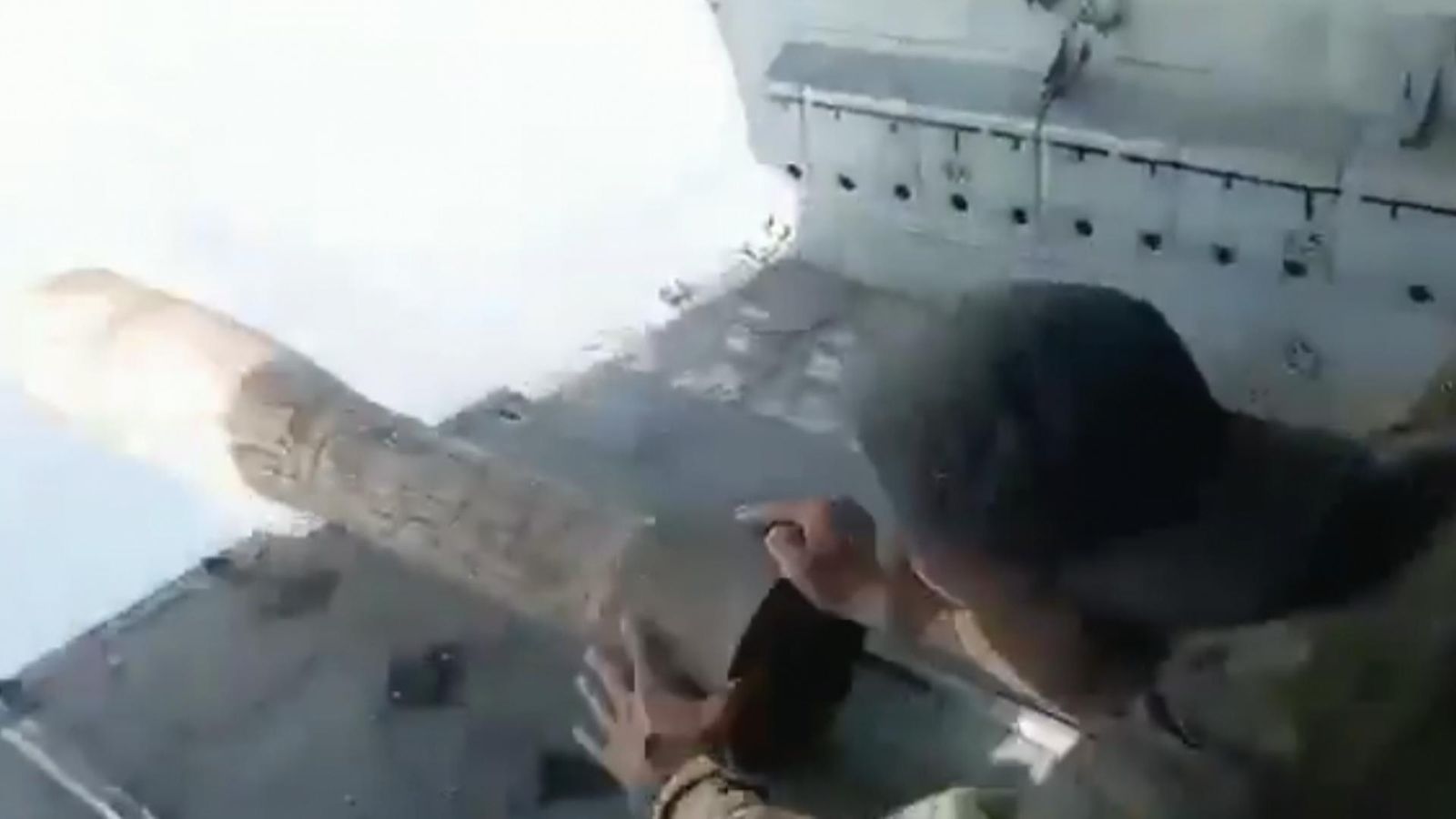 Image for Clashes between Lebanese Army and Syrian forces leave 2 soldiers dead