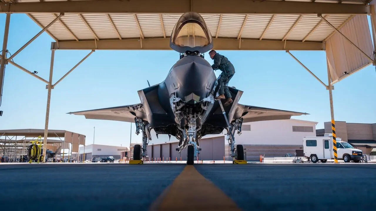 Image for Luke AFB in Glendale, Arizona, issues all clear after active shooter report