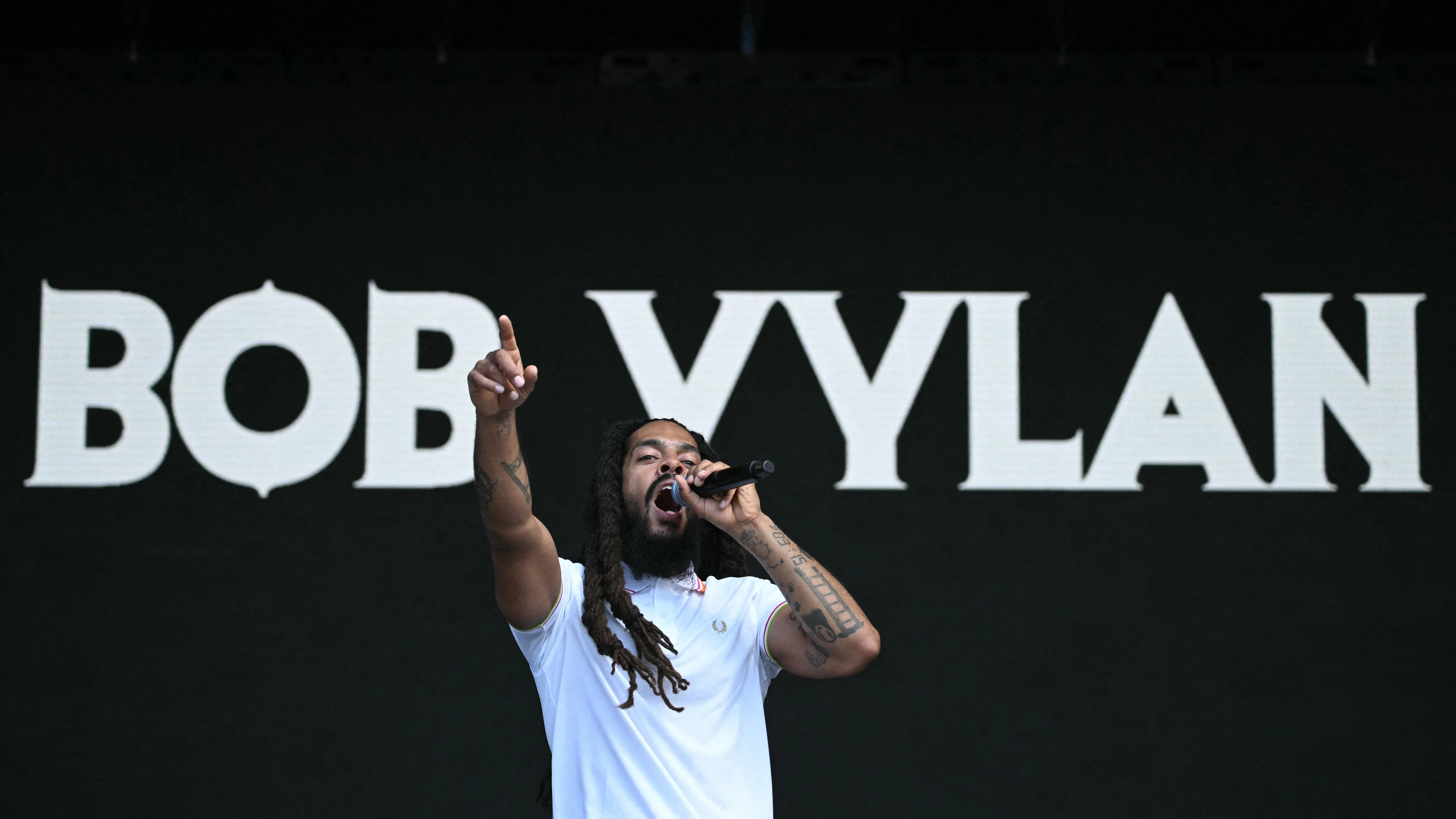 Bob Vylan's performance at Glastonbury results in U.S. visas ...