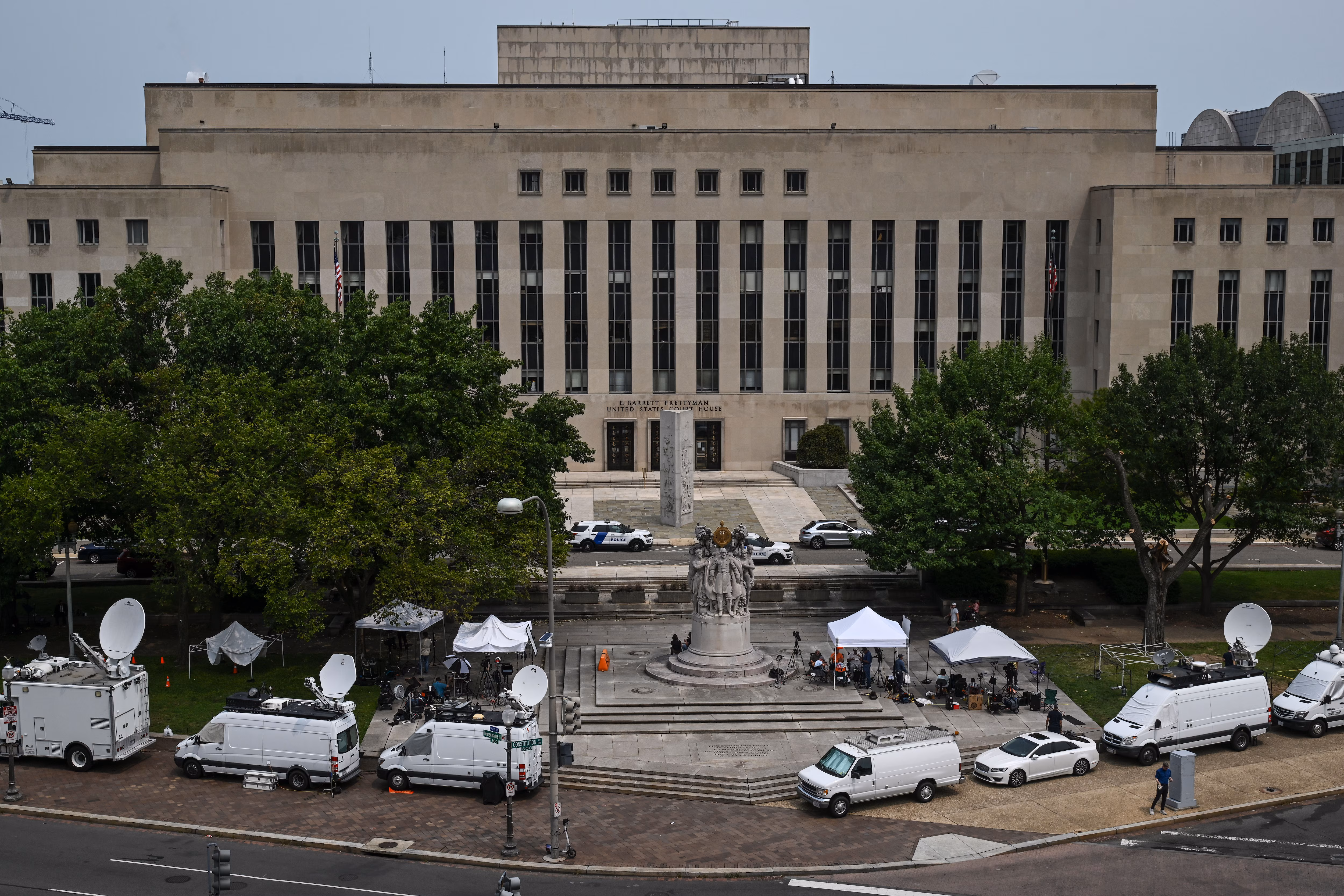 For Trump's Jan. 6 trial, officials weigh security around ...