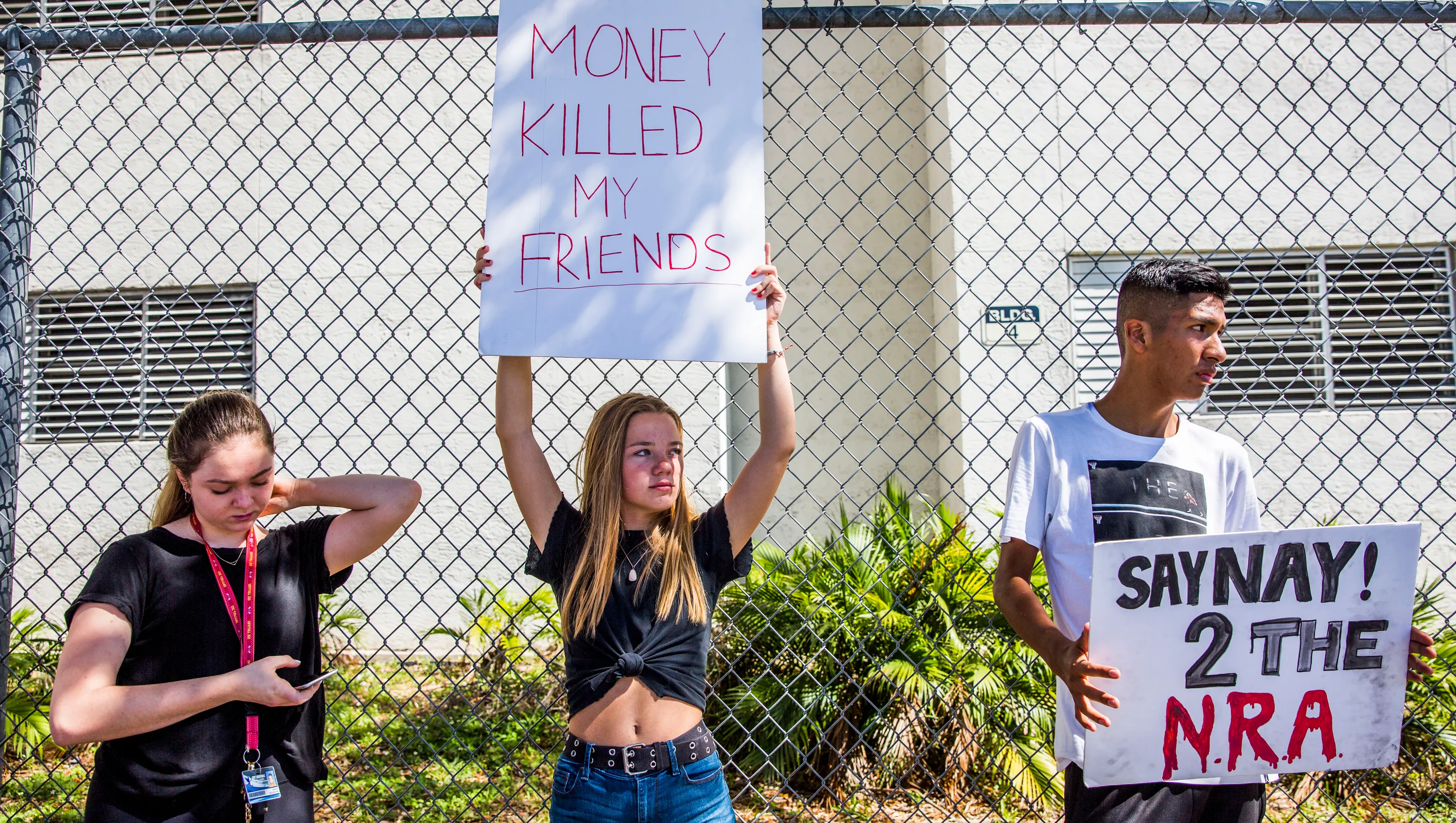 Teen gives emotional speech at gun control rally after mass shooting
