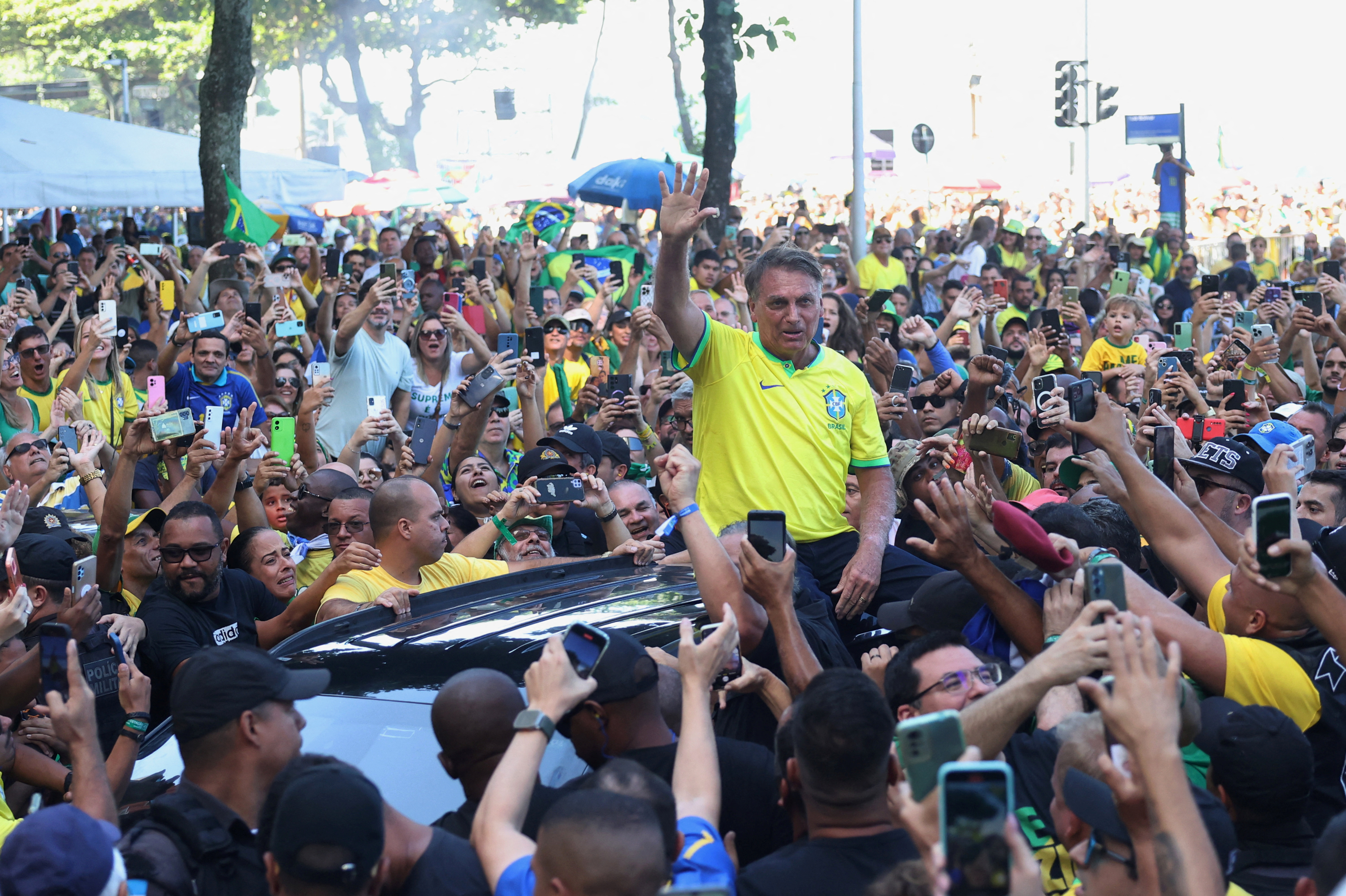 Brazil's Bolsonaro rallies supporters in Rio | Reuters