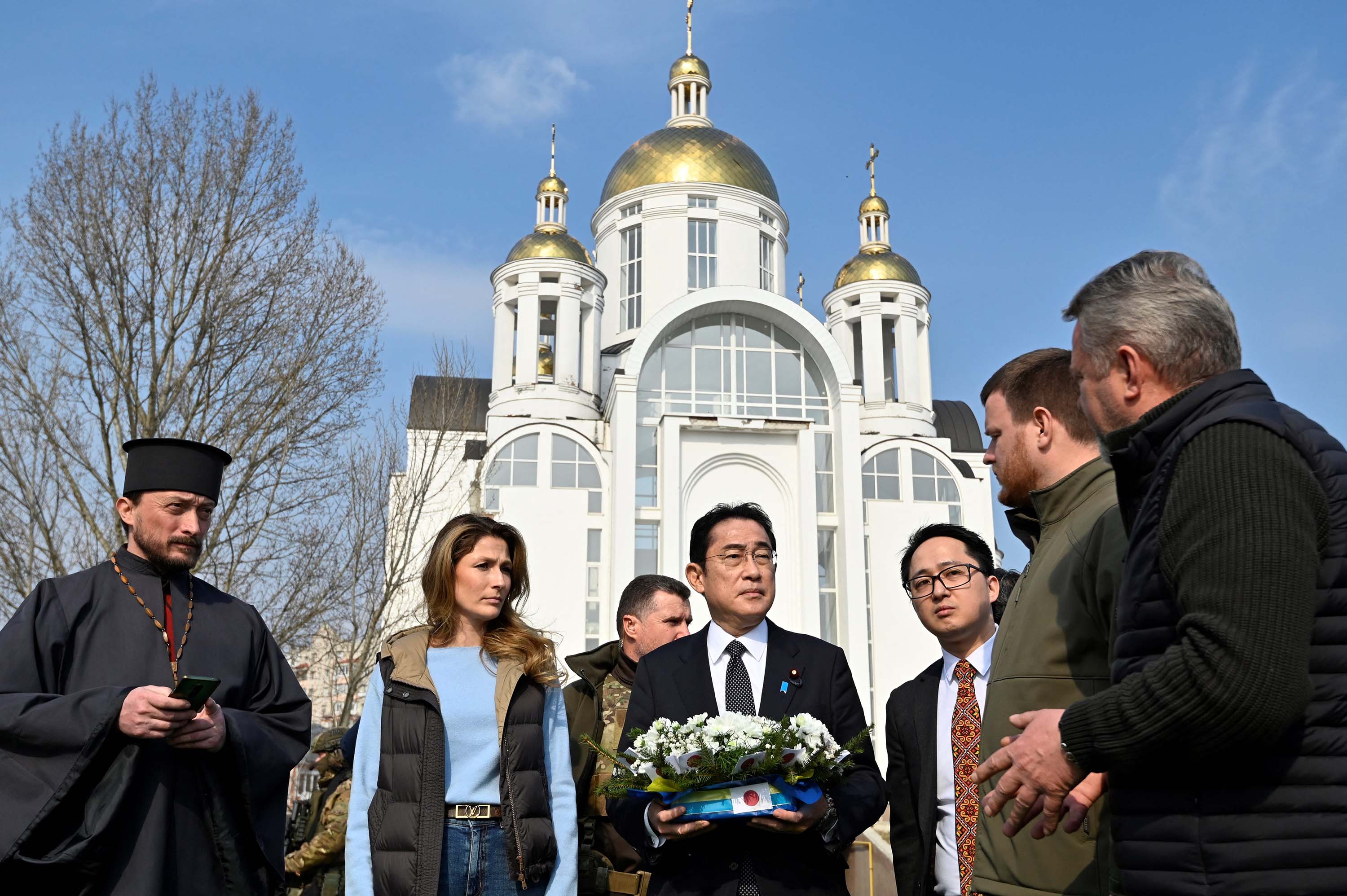 Kishida, Japanese Prime Minister, makes surprise visit to ...