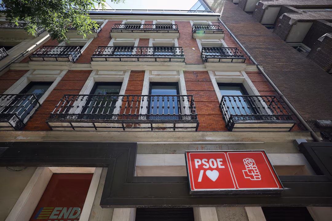 Spanish police enter ruling party HQ in corruption probe ...