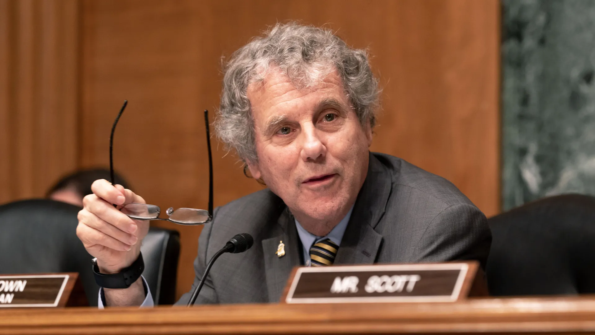 Congress negotiates child tax credit deal at last minute