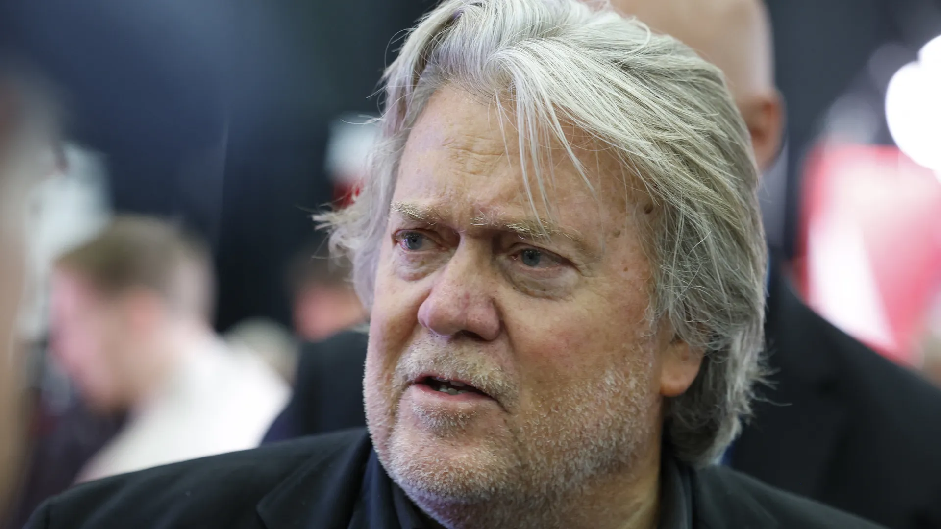 DOJ urges Supreme Court not to delay Steve Bannon's prison ...
