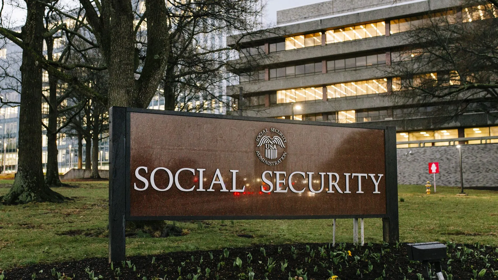 $124 Trillion Deficit Threatens Social Security and Medicare While Wealthy Retirees Cash In