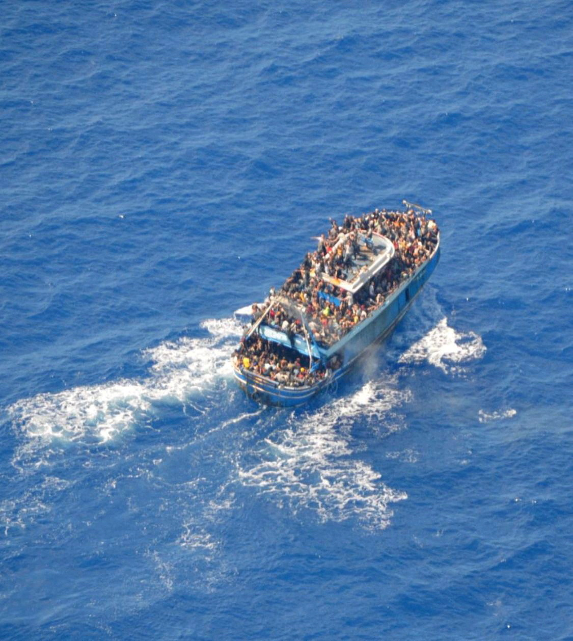 Greece migrant tragedy: coastguard r…