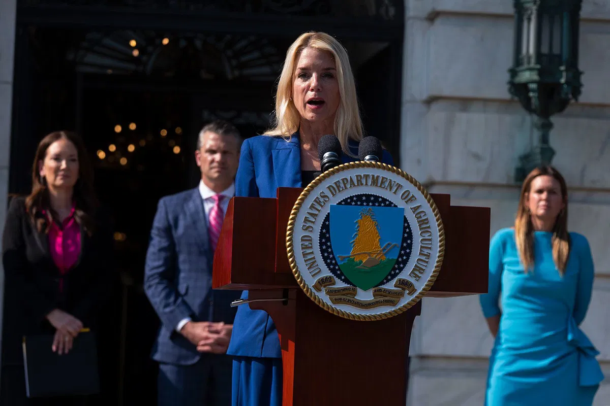 Frustration grows inside the White House after DOJ's Epstein ...
