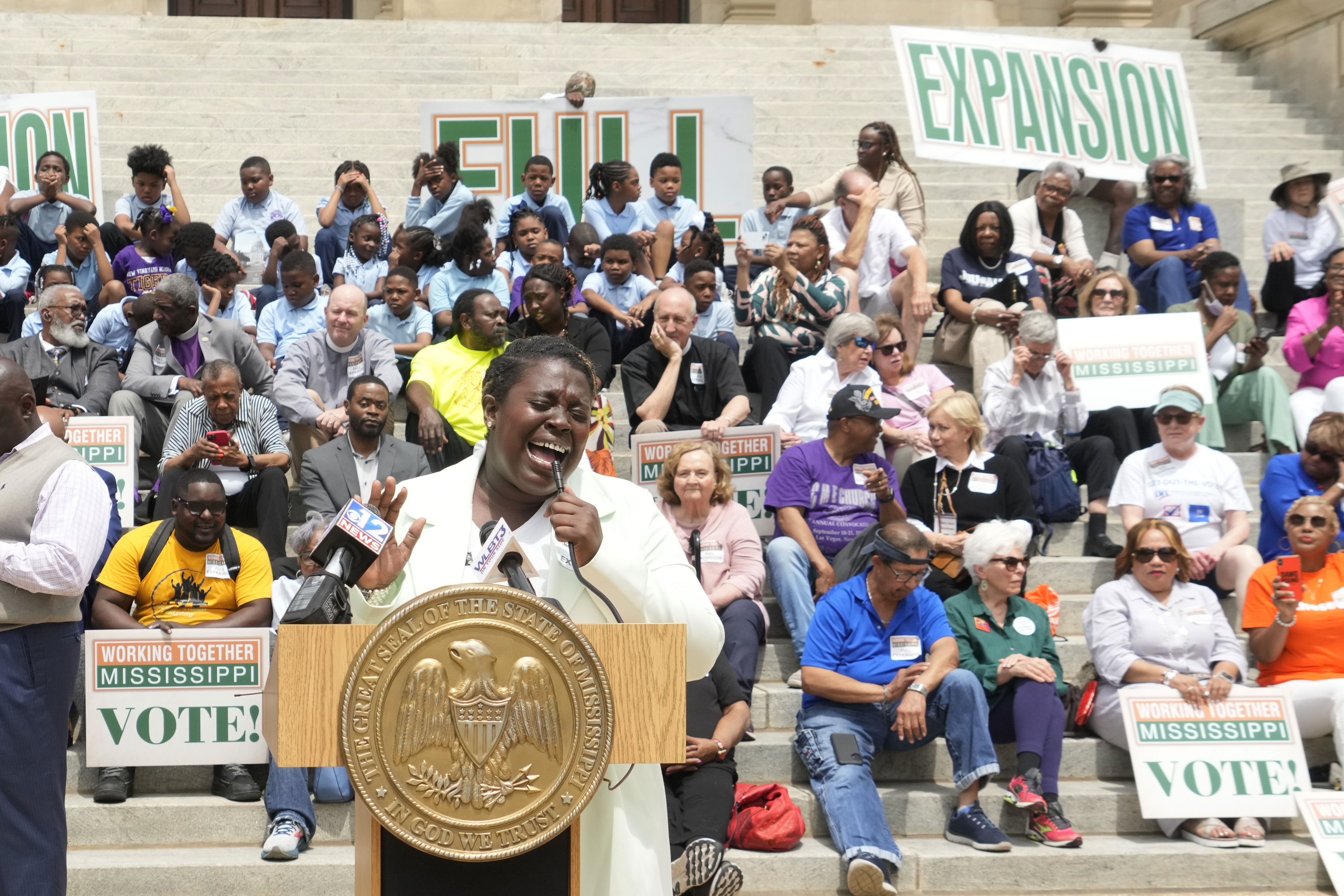 Why Medicaid expansion failed in Mississippi and Alabama this ...