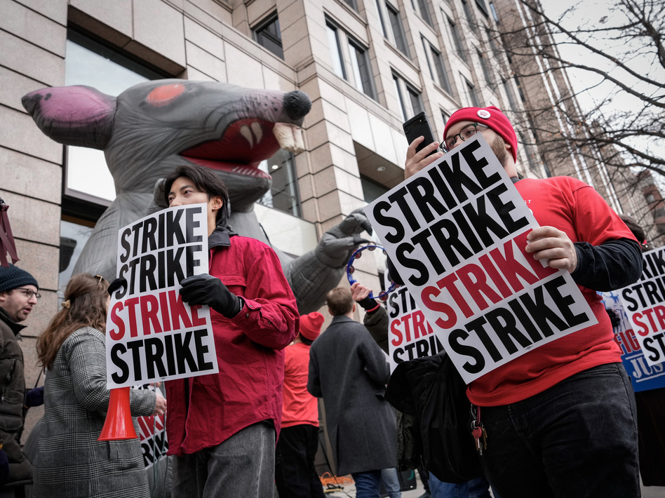 Journalists turn to picket lines as the news business ails ...
