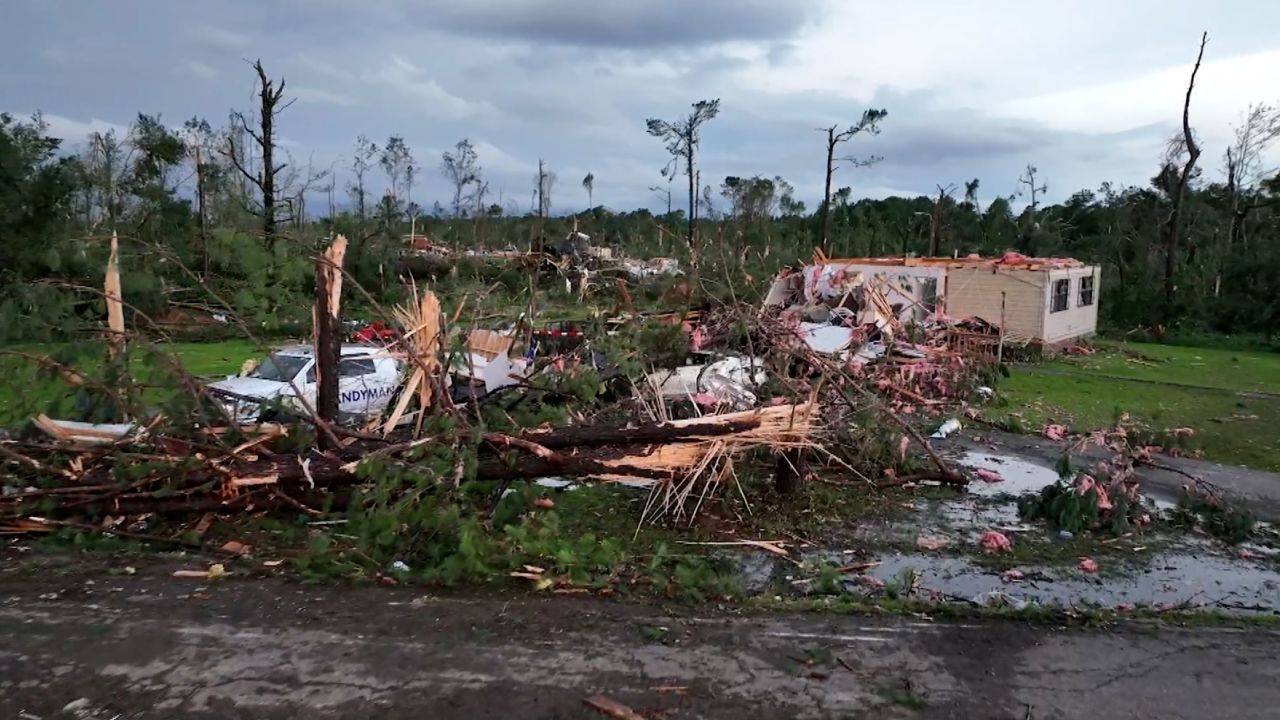 1 killed and almost 2 dozen injured in overnight storms in Mississippi ...