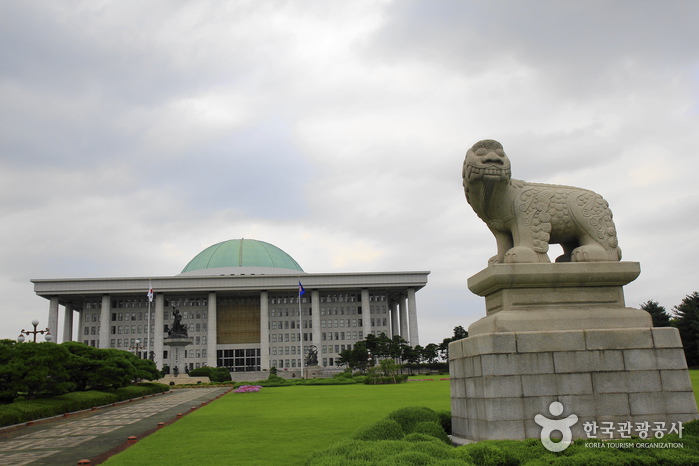 The National Assembly Building (국회의사당) : VISITKOREA
