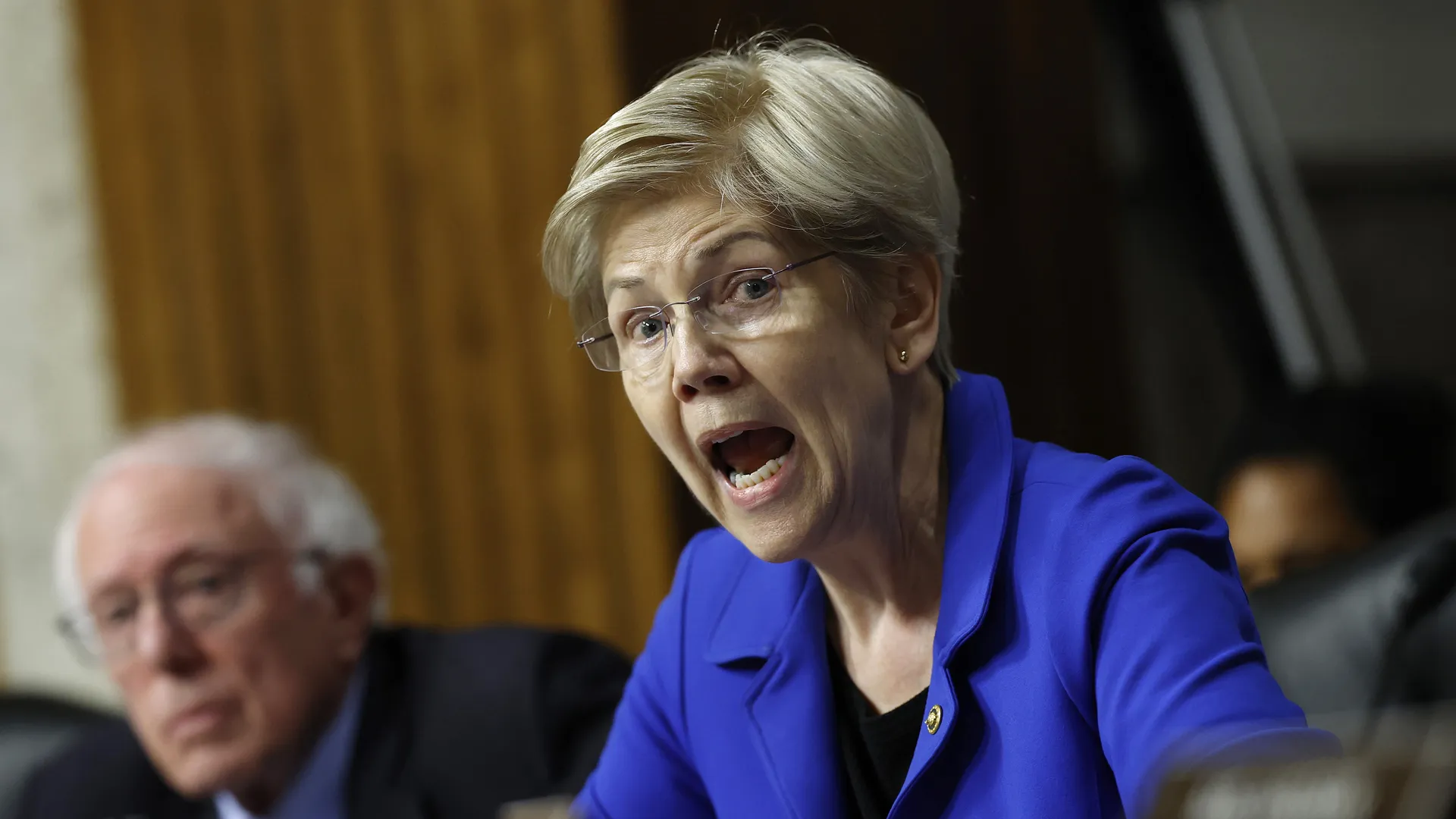 Elizabeth Warren's war with the Trump White House over ...