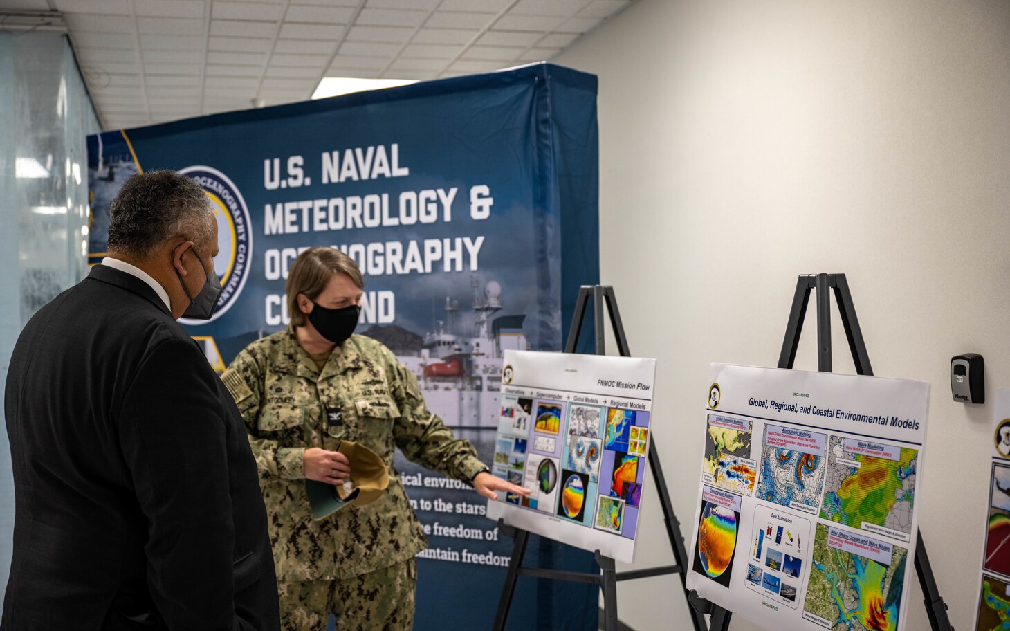 SECNAV visits FNMOC > Naval Meteorology and Oceanography Command > News ...