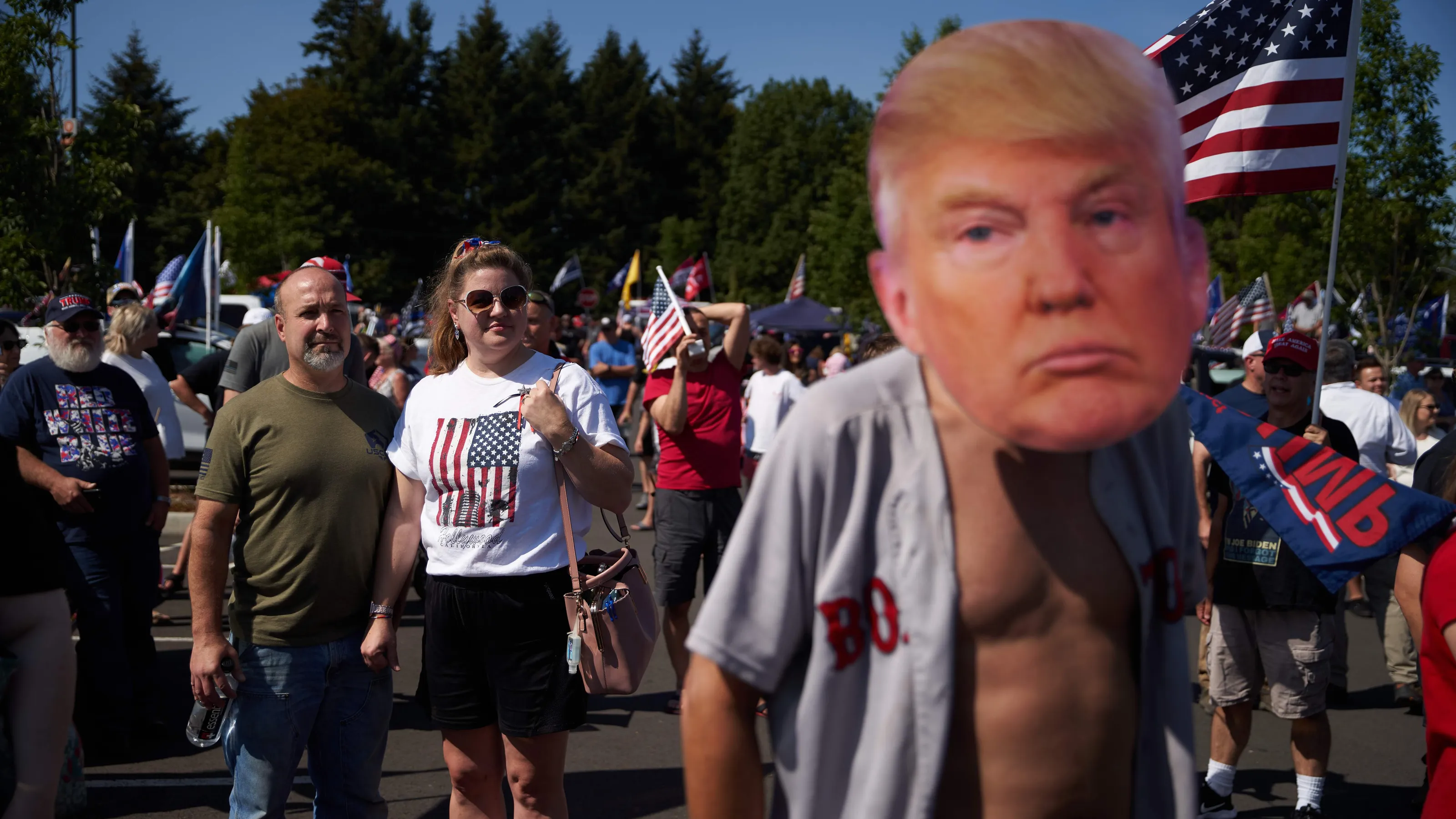 Trump supporters rally at Oregon Capitol