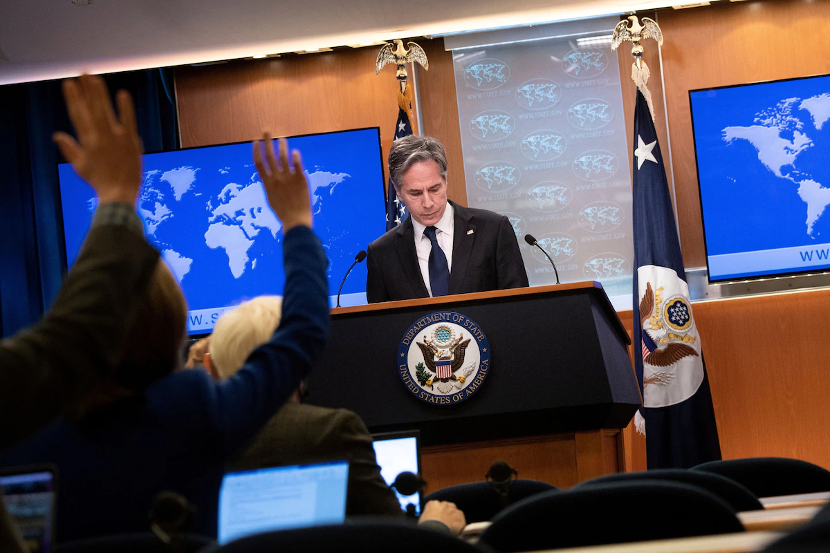 Talks in Paris aim to resolve Ukraine crisis as Russia warns ...