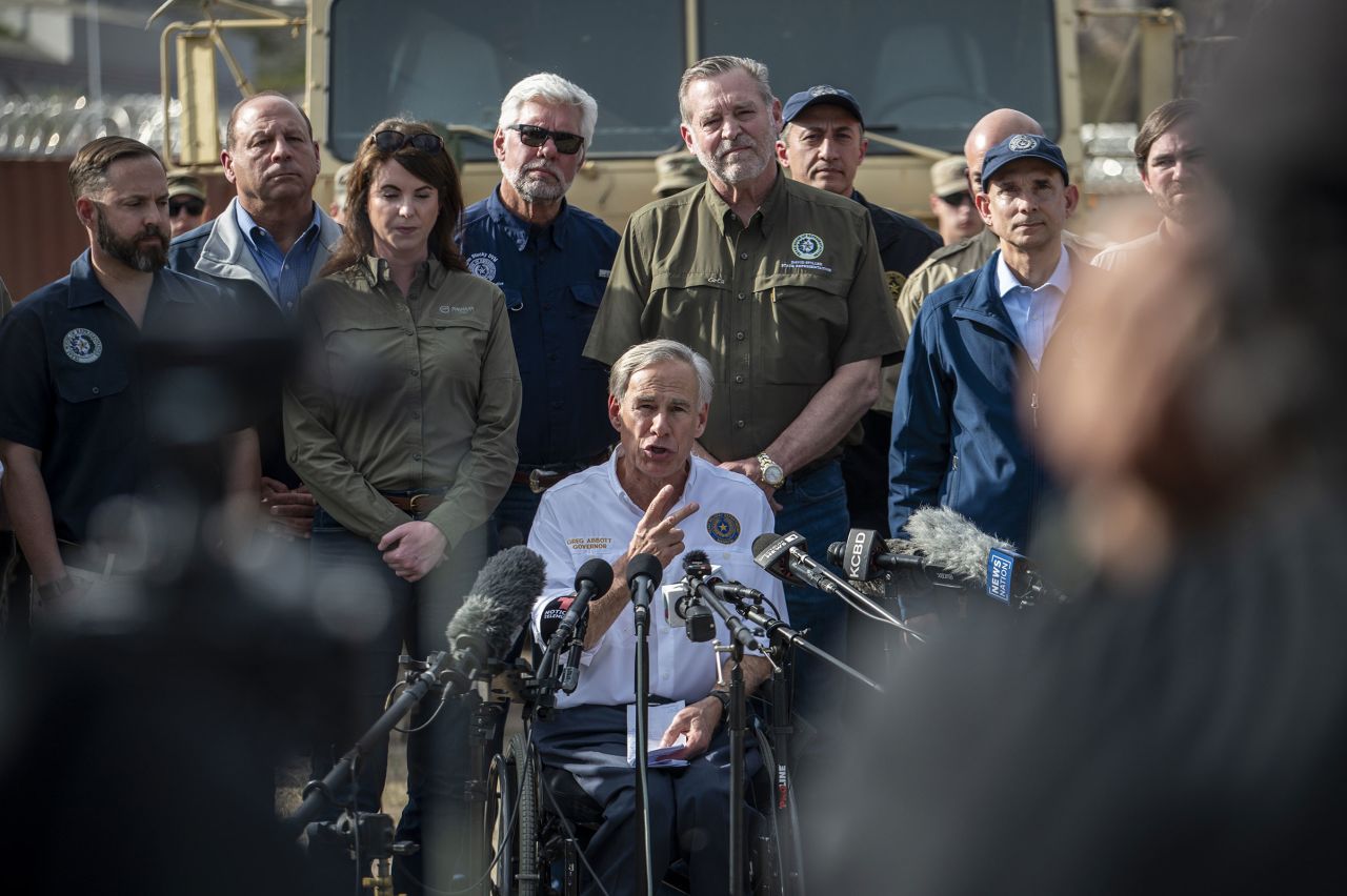 Live updates: Biden, Trump visit US-Mexico border in reelection effort ...