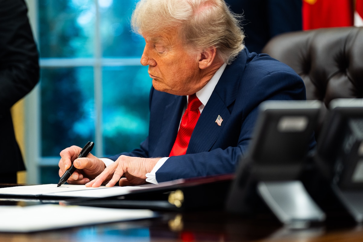 White House urges GOP to 'stay tough' as Senate debates ...