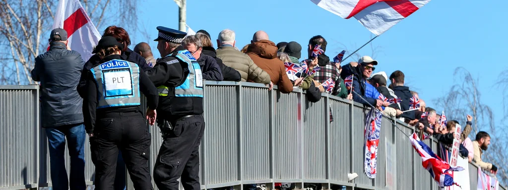 UK Home Secretary Proposes Housing Asylum Seekers in Warehouses