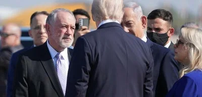 Trump's ambassador Mike Huckabee met with pardoned spy Jonathan Pollard