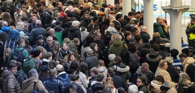 Eurostar suspends all services connecting UK to Europe due to power issues
