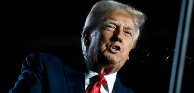 Trump Imposes Massive Tariffs on Imported Medications, Threatening U.S. Drug Prices