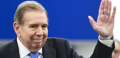 Brazil's Defense Minister Declares Neutrality Amid U.S.-Venezuela Tensions