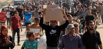 IDF fires warning shots at Palestinians on Rashid street in Gaza