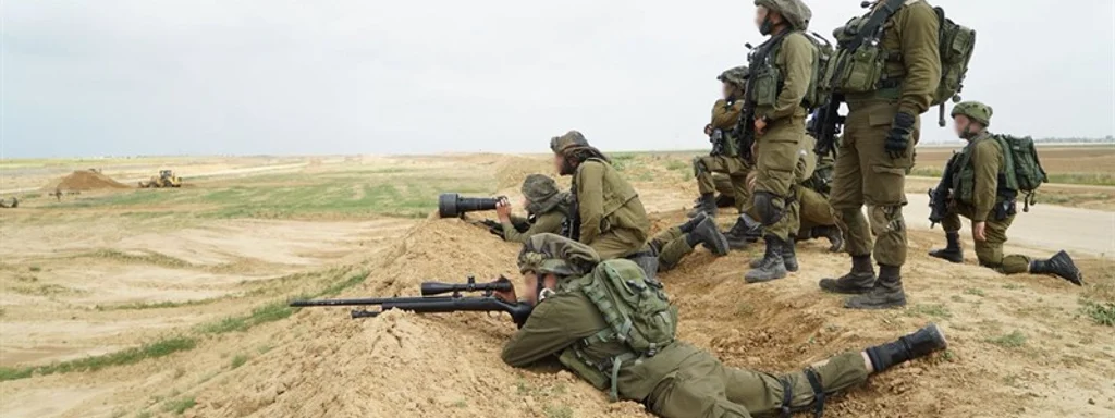 Sniper fires at IDF soldiers in Gaza Strip security incident