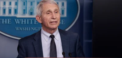 Dr. Anthony Fauci seen on flight wearing COVID-19 mask